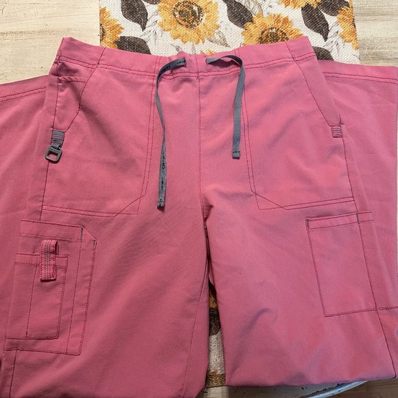 Medium Carhartt Flex Coral Scrub Top & Medium Scrub Bottoms - Picture 5 of 5
